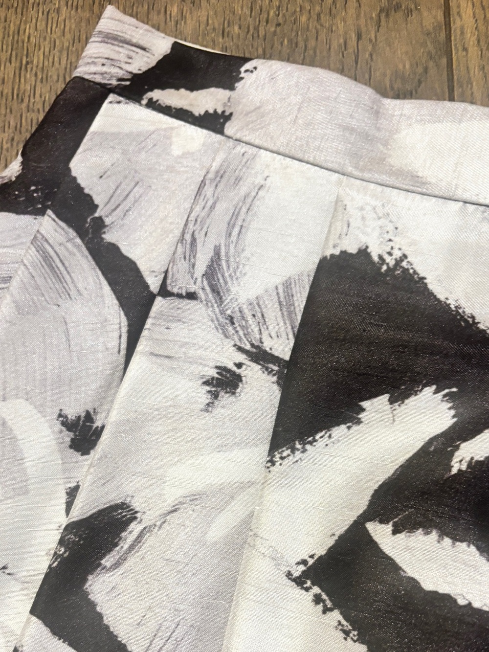 C/MEO Collective Black & White Brushstroke Skort - Picture 4 of 4
